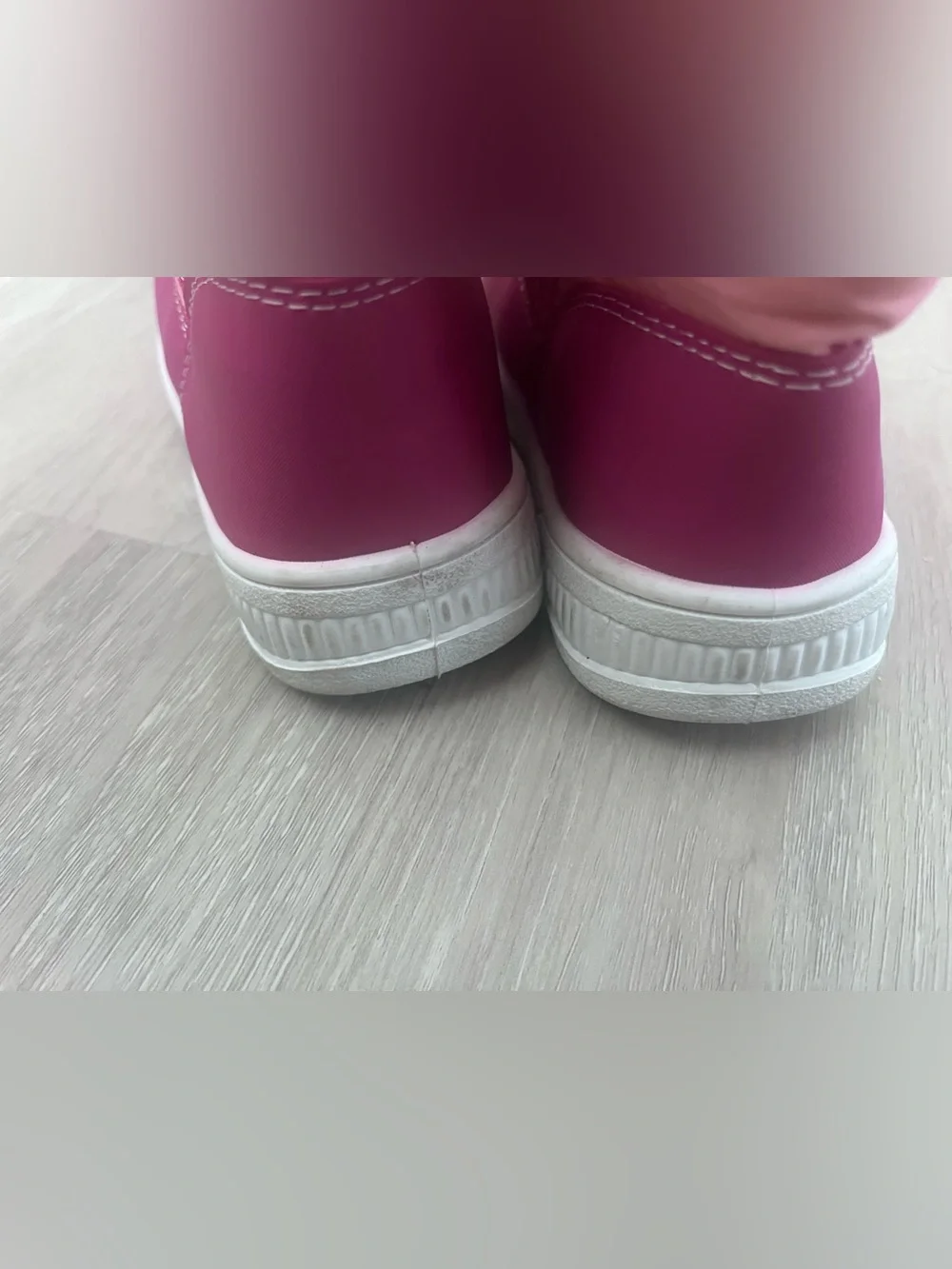 LIKE NEW girls pink snow boots